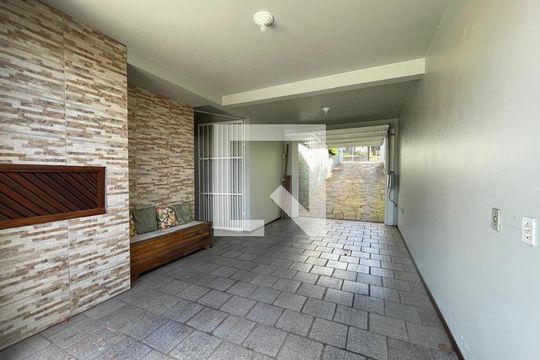 Garagem de casa à venda com 3 quartos, 246m² em Petrópolis, Novo Hamburgo