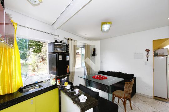Sala de casa para alugar com 2 quartos, 130m² em Pindorama, Belo Horizonte