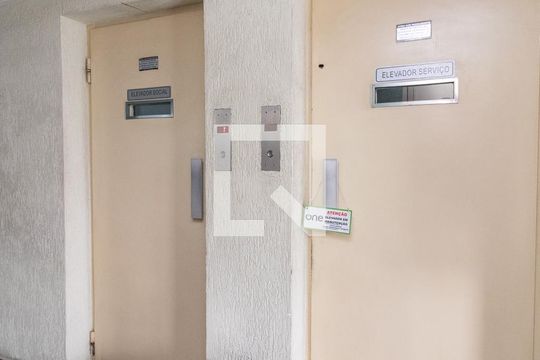 Área comum - Elevador de apartamento para alugar com 2 quartos, 54m² em Vila Buenos Aires, São Paulo