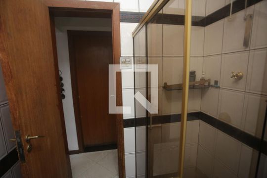 Banheiro Social de casa para alugar com 4 quartos, 360m² em Incofindência, Belo Horizonte