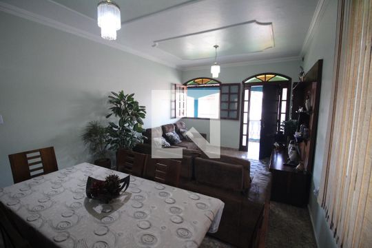Sala de casa à venda com 4 quartos, 273m² em Tirol, Contagem