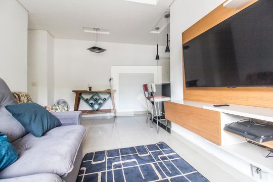 Sala de apartamento à venda com 2 quartos, 72m² em Jardim Tupanci, Barueri