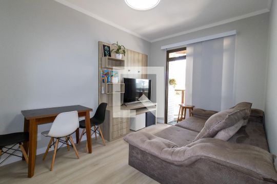 Sala de apartamento para alugar com 2 quartos, 58m² em Cambuí, Campinas