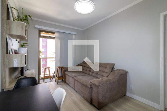 Sala de apartamento para alugar com 2 quartos, 58m² em Cambuí, Campinas