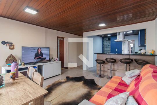 Sala de casa à venda com 3 quartos, 170m² em Ipanema, Porto Alegre