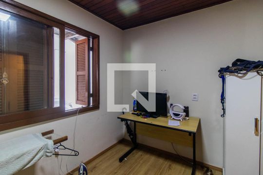 Quarto 2 de casa à venda com 3 quartos, 170m² em Ipanema, Porto Alegre