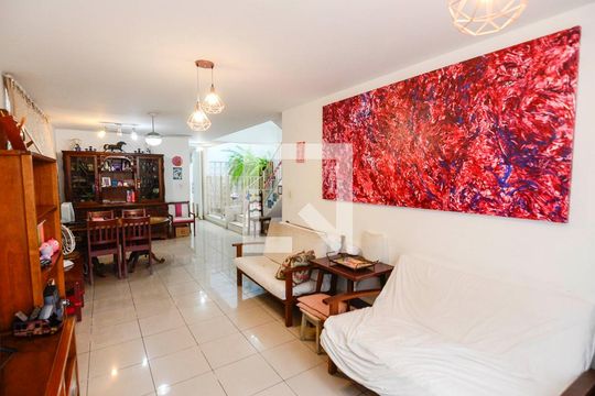Sala de casa à venda com 4 quartos, 225m² em Grajaú, Rio de Janeiro