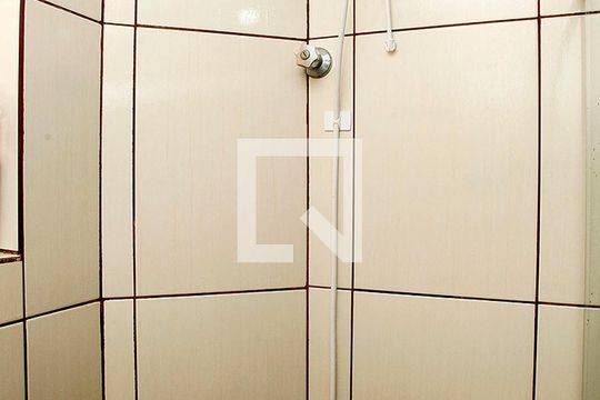 Banheiro de apartamento à venda com 1 quarto, 34m² em Partenon, Porto Alegre