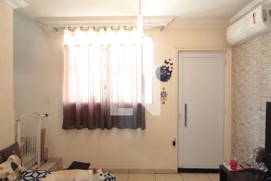 Sala de casa de condomínio à venda com 2 quartos, 79m² em Castelo, Belo Horizonte