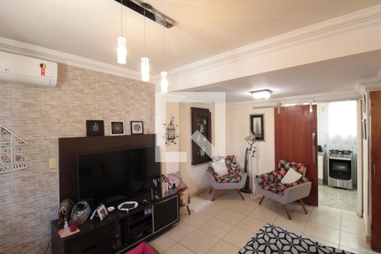 Sala de casa de condomínio à venda com 2 quartos, 79m² em Castelo, Belo Horizonte