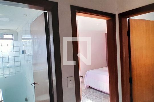 Corredor de casa à venda com 3 quartos, 134m² em Jardim Monte Azul, São Paulo