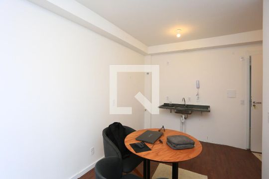 Sala de apartamento para alugar com 2 quartos, 39m² em Cidade Jardim, São Paulo