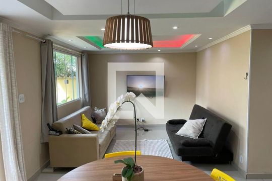 Sala de casa de condomínio à venda com 4 quartos, 120m² em Recreio dos Bandeirantes, Rio de Janeiro