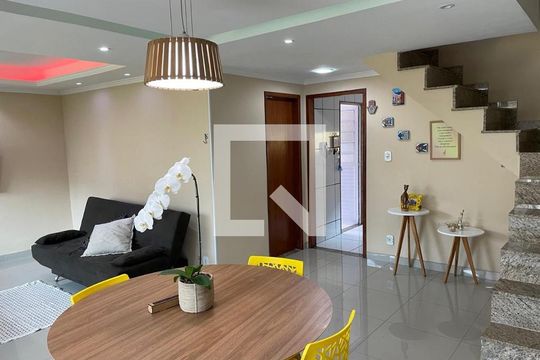 Sala de casa de condomínio à venda com 4 quartos, 120m² em Recreio dos Bandeirantes, Rio de Janeiro