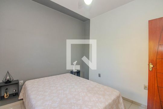 Quarto 2 de casa à venda com 3 quartos, 222m² em Rubem Berta, Porto Alegre