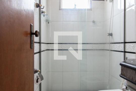 Banheiro da Suíte 1 de apartamento à venda com 3 quartos, 130m² em Castelo, Belo Horizonte