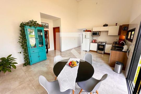 Sala de Jantar de casa de condomínio para alugar com 4 quartos, 186m² em São João do Rio Vermelho, Florianópolis