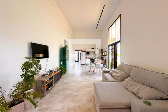 Sala de TV de casa de condomínio para alugar com 4 quartos, 186m² em São João do Rio Vermelho, Florianópolis