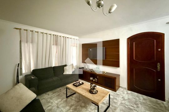 Sala  de casa para alugar com 2 quartos, 161m² em Jardim Monte Azul, São Paulo