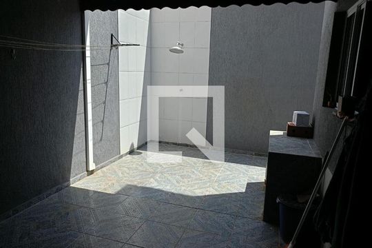 Quintal de casa à venda com 3 quartos, 160m² em Medeiros, Jundiaí