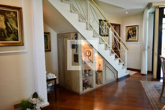 Escadas de apartamento à venda com 3 quartos, 230m² em Vila da Saúde, São Paulo