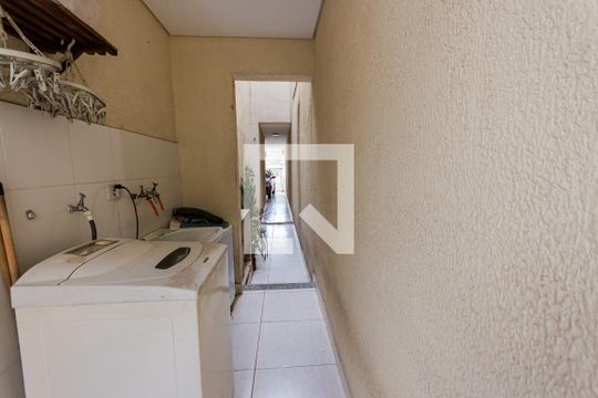 Casa à venda com 4 quartos, 200m² em Parque das Nações, Santo André