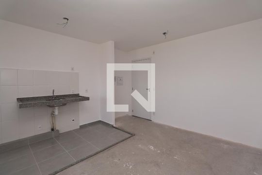 Sala de apartamento à venda com 2 quartos, 46m² em Vila Curuçá, Santo André