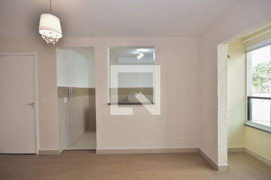 Sala de apartamento para alugar com 3 quartos, 52m² em Campo Limpo, São Paulo