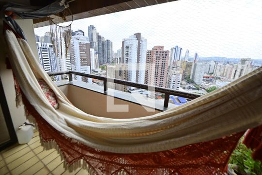 Sacada de casa de condomínio para alugar com 1 quarto, 44m² em Setor Oeste, Goiânia