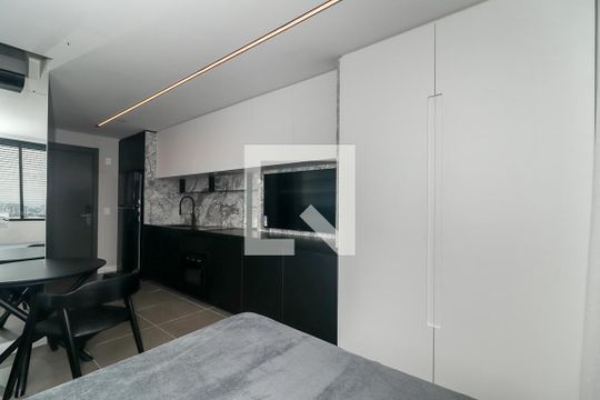 Sala / Quarto / Cozinha de kitnet/studio à venda com 0 quarto, 26m² em Três Figueiras, Porto Alegre