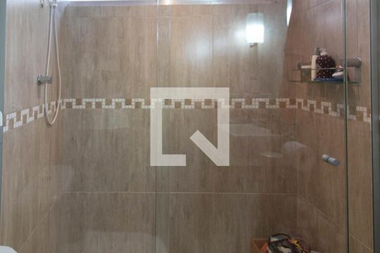 Banheiro Social 2 de casa à venda com 3 quartos, 120m² em Santa Tereza, Porto Alegre