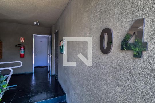 Acesso ao prédio  de apartamento à venda com 3 quartos, 56m² em Irajá, Rio de Janeiro