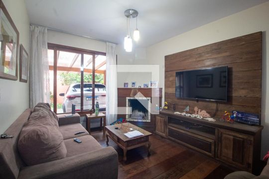 Sala de casa à venda com 4 quartos, 176m² em Tristeza, Porto Alegre