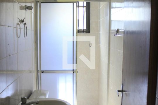 Banheiro de apartamento para alugar com 2 quartos, 63m² em Picanço, Guarulhos