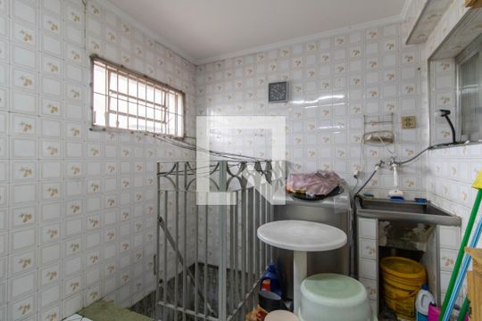 Area de Serviço  de casa à venda com 3 quartos, 182m² em Vila Herminia, Guarulhos