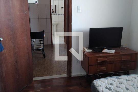 Casa à venda com 3 quartos, 440m² em Santa Cruz, Belo Horizonte