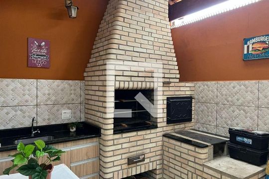 Casa à venda com 3 quartos, 153m² em Vila Inhamupe, Jundiaí