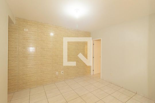 Sala de apartamento para alugar com 1 quarto, 40m² em Guaratiba, Rio de Janeiro