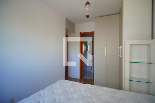 Suíte de apartamento para alugar com 2 quartos, 56m² em Jardim Carvalho, Porto Alegre