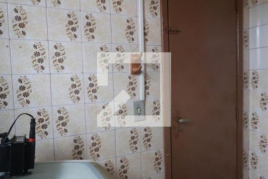 Banheiro de kitnet/studio para alugar com 1 quarto, 35m² em Centro, Canoas