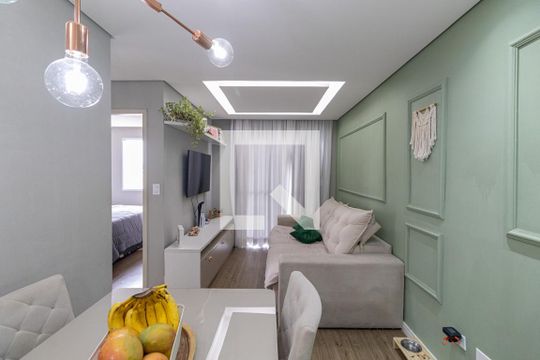 Sala/Cozinha/Área de Serviço de apartamento à venda com 2 quartos, 50m² em Vila Carmosina, São Paulo