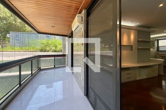 Varanda Sala de apartamento à venda com 2 quartos, 82m² em Leblon, Rio de Janeiro