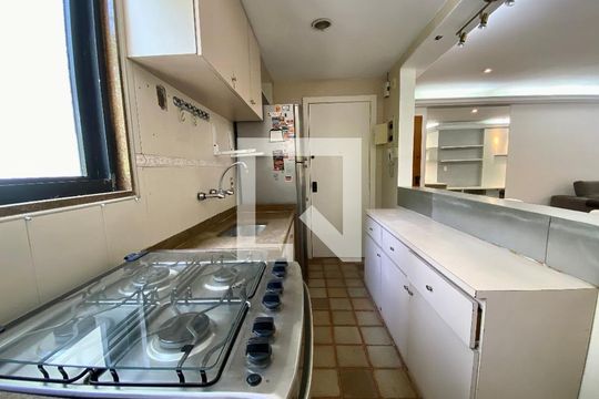 Cozinha de apartamento à venda com 2 quartos, 82m² em Leblon, Rio de Janeiro