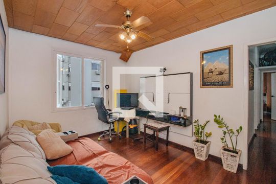 Sala de apartamento à venda com 2 quartos, 75m² em Santa Maria Goretti, Porto Alegre