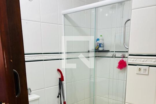 Banheiro de casa à venda com 2 quartos, 142m² em Jardim Marcel, São Paulo