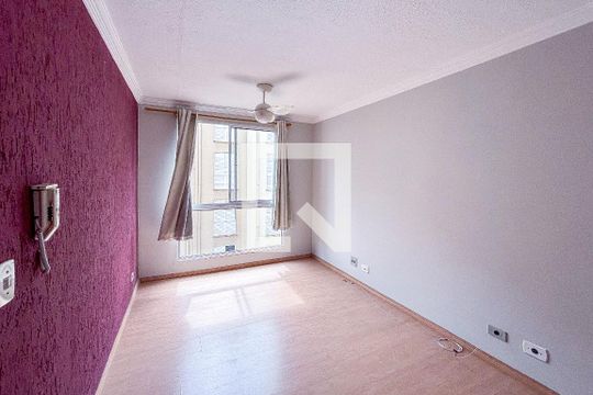 Sala de apartamento à venda com 2 quartos, 42m² em Conjunto Promorar Raposo Tavares, São Paulo