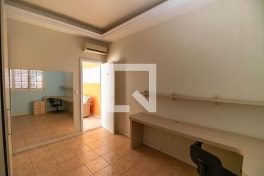 Quarto 1 de casa à venda com 5 quartos, 320m² em Ingá, Niterói