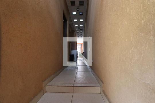 Corredor Lateral de casa à venda com 3 quartos, 168m² em Vila Santa Clara, São Paulo