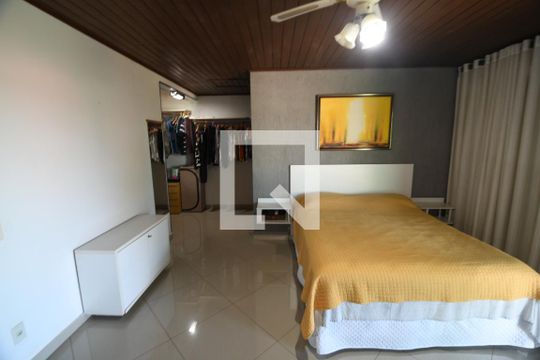 Quarto 1 - Suíte de casa de condomínio para alugar com 4 quartos, 476m² em Conjunto Habitacional Vila Santana (sousas), Campinas