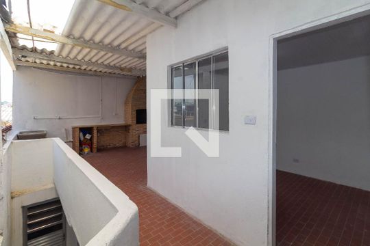 Entrada de casa para alugar com 2 quartos, 100m² em Cidade São Mateus, São Paulo